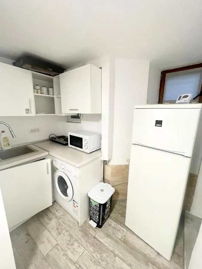 Temple 3 Apartment Bucharest 0*,